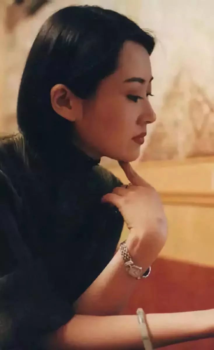 许晴年轻时的罕见靓照这才叫水灵一半以上你都没见过