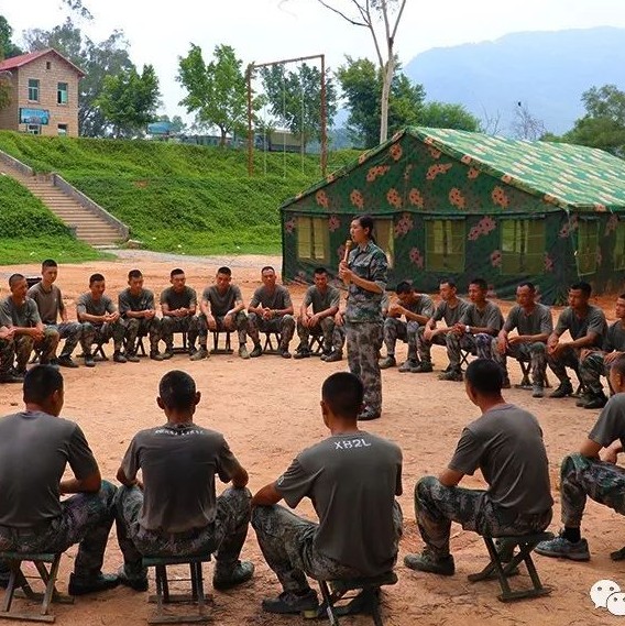 【视频】美女主播来到野外驻训场,看官兵乐成啥样了