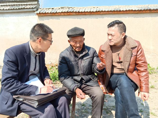 张家良烈士91岁的堂弟张家儒回忆哥哥被捕经历在安徽省天长市西门老街