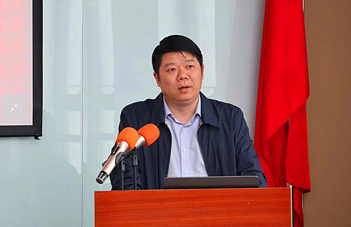 建邺区委常委,常务副区长李方毅出席论坛,他介绍了南京新城科技园新