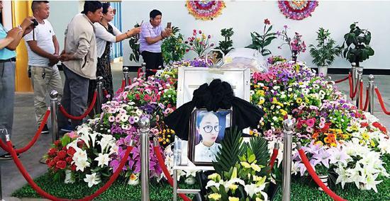 甘肃19岁跳楼女孩: 半年左右 我竟失去所有快乐|甘肃|庆阳|李奕奕