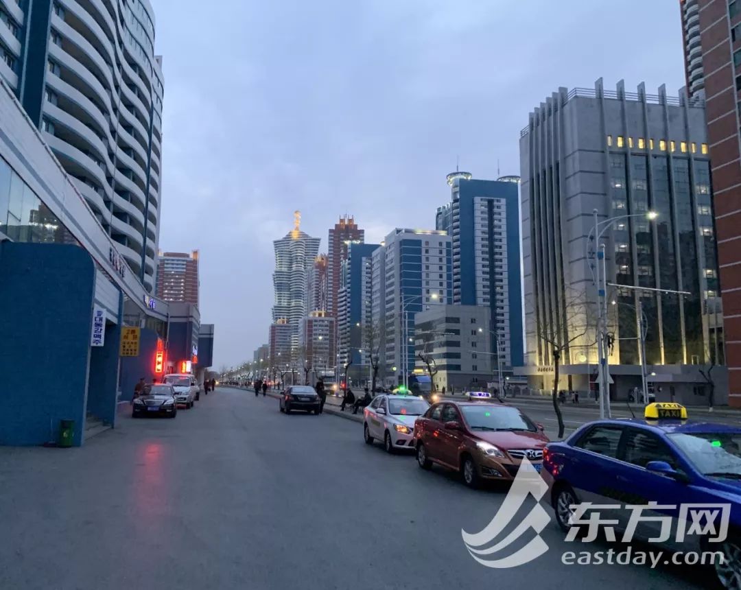 朝鲜小崔:朝鲜人魔幻的一天:地铁上打泡泡龙 全国都是996