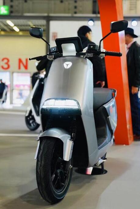 雅迪高端锂电新品g5亮相全球顶级摩托车展