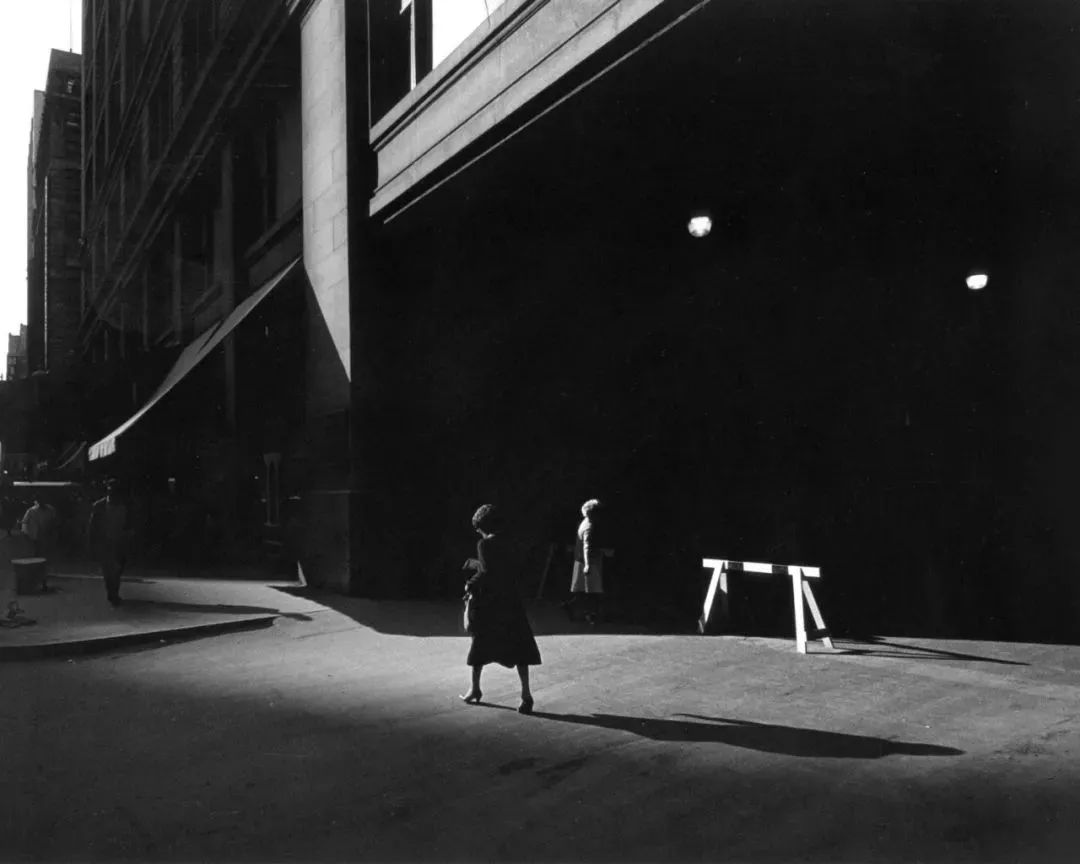 他走遍十几个国家用镜头记录下的黑白世界黑泽明说就