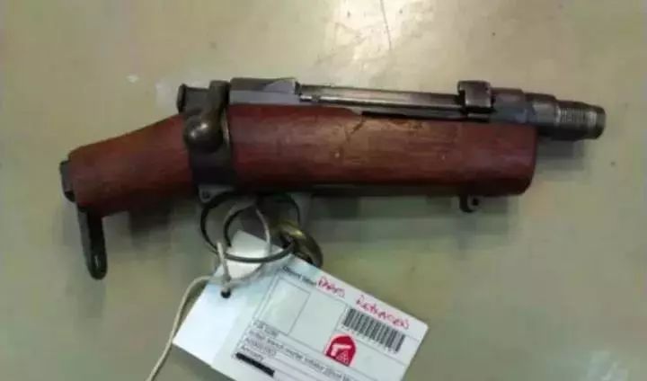 比拟的优势,英军只用通过obrez版李-恩菲尔德再次发射一颗空包弹即可