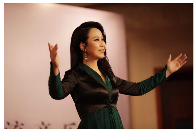 "黄璐博士中国艺术歌曲百校巡演音乐会"江南大学站圆满成功