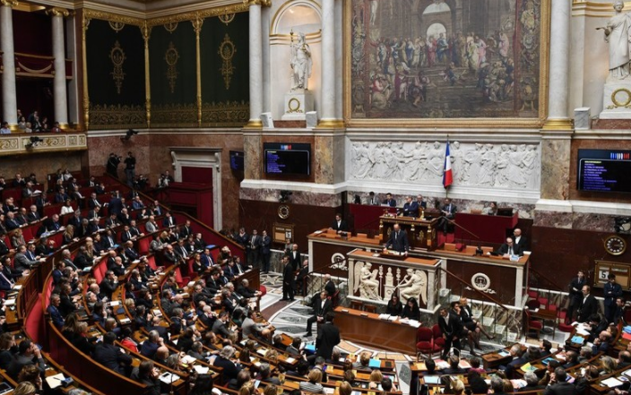 法国国民议会举行会议.
