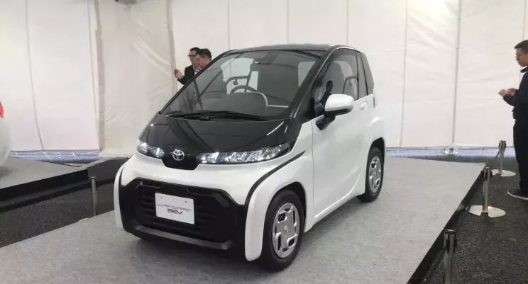 丰田竟造了辆“老乐头”？满电续航100公里，极速不过60