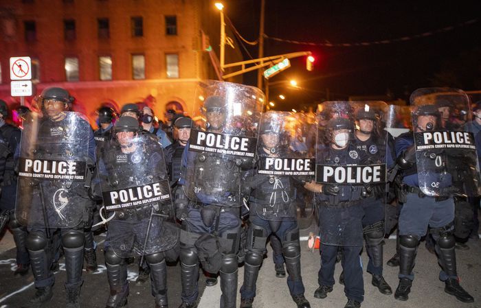 1日晚，美警察出动，对阿斯伯里帕克抗议活动清场（NJ.com）