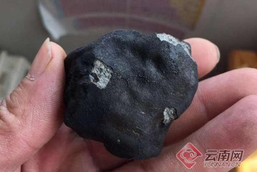雲南掉落隕石年紀和太陽係適當 最貴一塊賣到16萬元