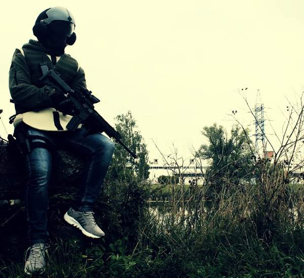 《彩虹六号:围攻》耶格cos 脑壳又大又圆还原度爆表