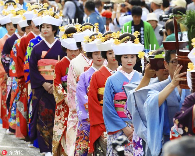 日本福岛举办传统活动女子扮新娘祭祀祈求丰收健康
