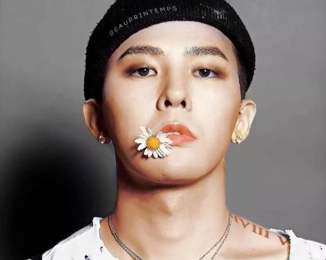 权志龙到底有多喜欢小雏菊?灯泡里也放花~巨星的审美真的绝了