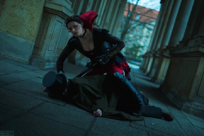 美女cos《刺客信条:枭雄》伊薇 丰满又贵气的刺客