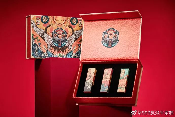 茅台帆布鞋，榴莲洗发水，还有白酒味儿的雪碧？ 这波跨界也太让人上头了叭！