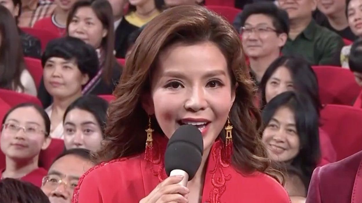 猪年春晚“红装”戏最多 帅美西装“点击率”最高_手机新浪网