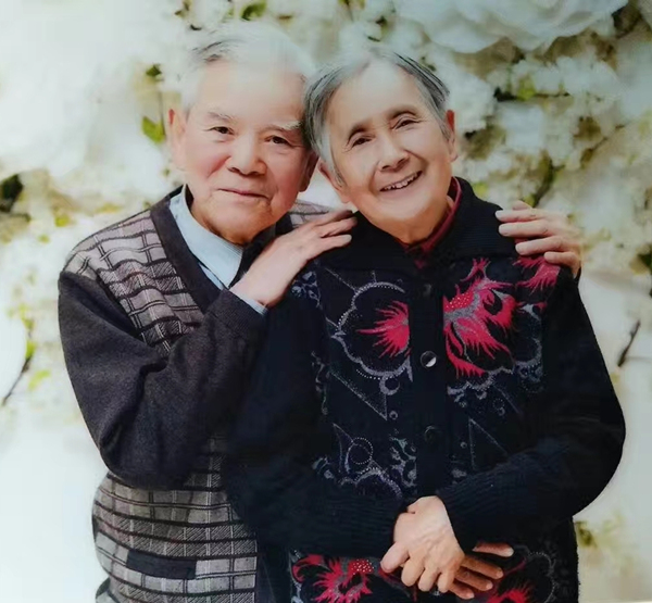 70年·我家相册 | 外公外婆的"白金婚"