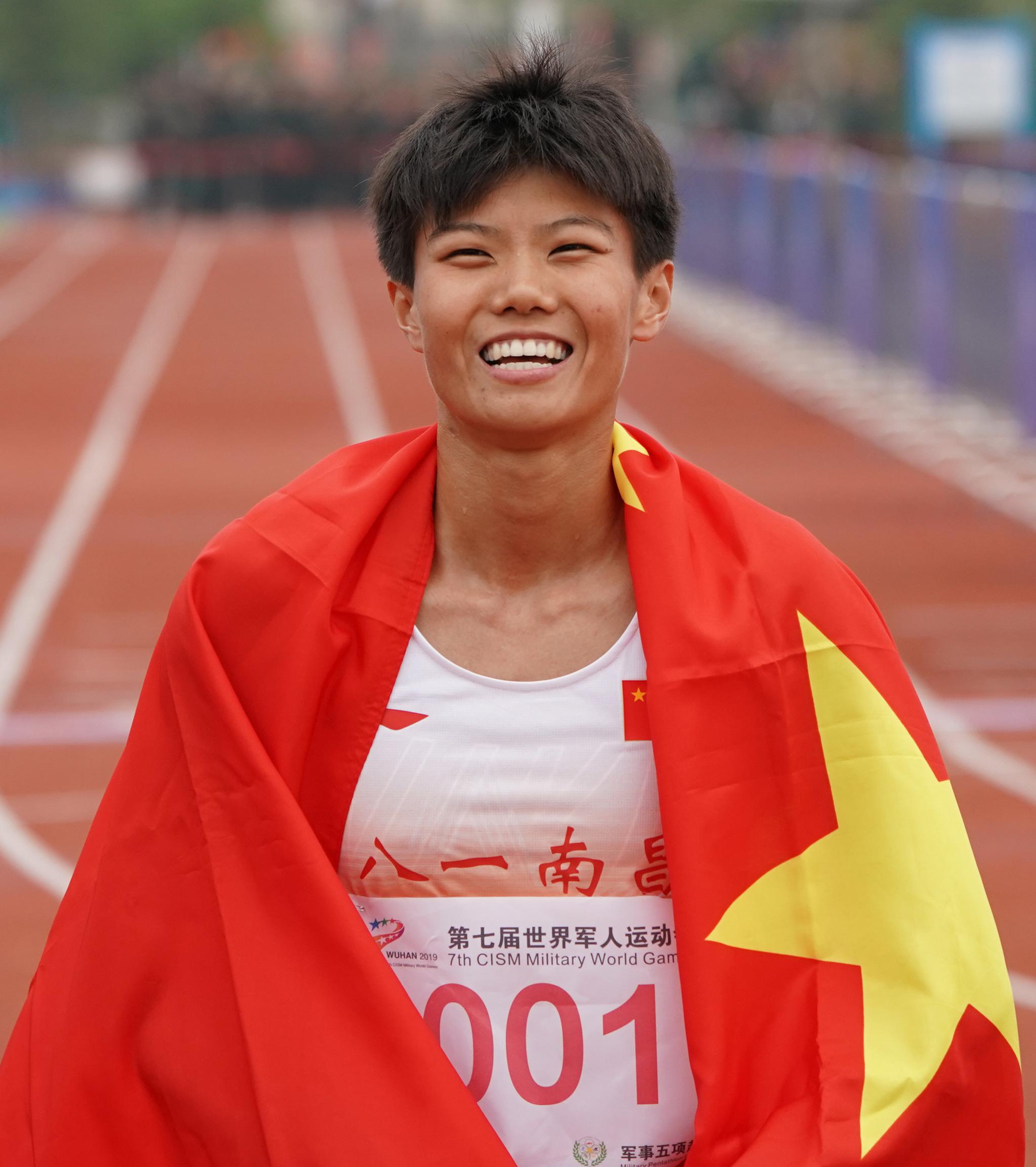 生日当天登上世界冠军领奖台——记军运会军事五项女子个人全能冠军卢