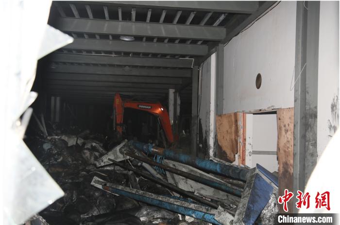 图为：救援现场 供图 摄