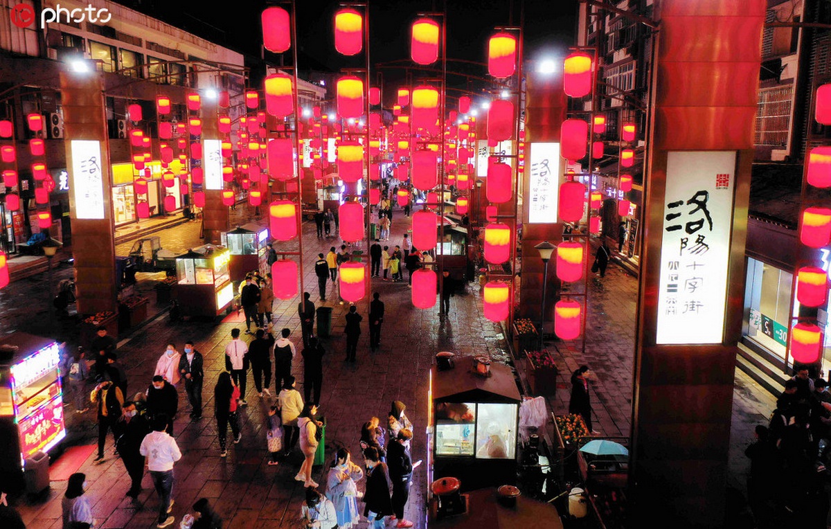 河南洛阳著名小吃街 老城区十字街夜市重新开市