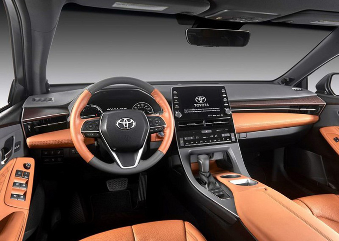 2018广州车展:一汽丰田国产亚洲龙正式亮相