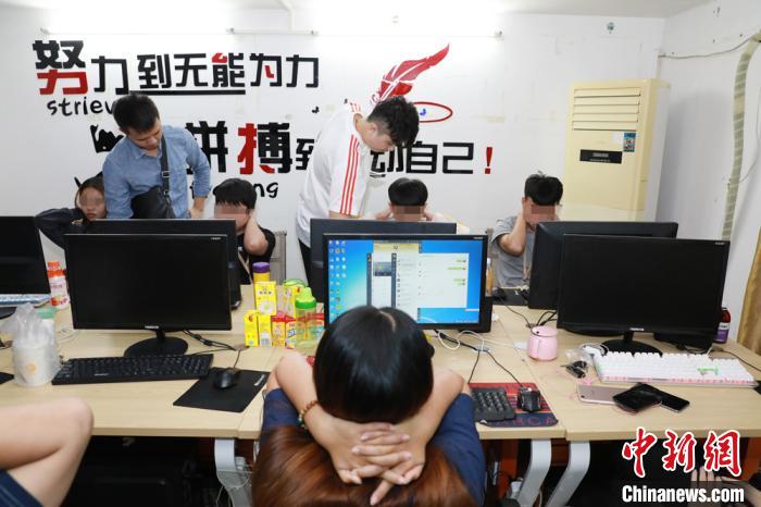 图为警方办案现场。海口警方供图