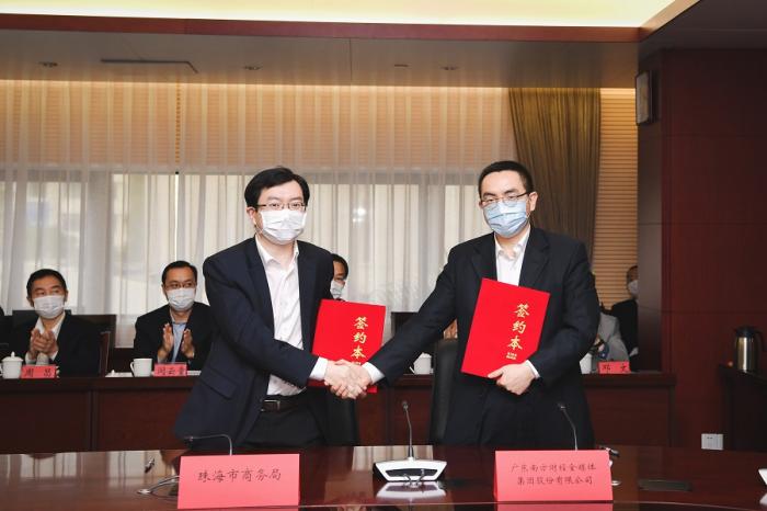 亚洲财经董事长_董事长办公室图片