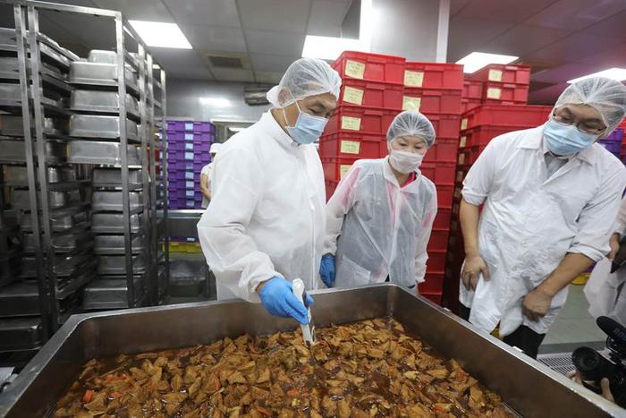 报道,台湾新北市近日发生2起校园食物中毒事件,新北市议员唐慧琳1日总