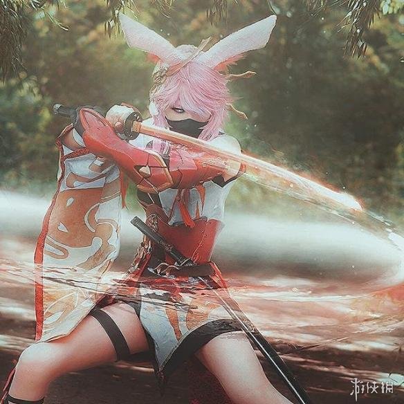 女装大佬cos崩坏3真炎幸魂腿长腰细性感妩媚