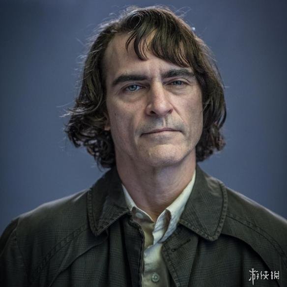 定妆照,"小丑"变身前,名为"亚瑟·富莱克"的形象