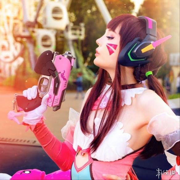 卖萌和性感一起来!俄罗斯童颜萝莉coser美照赏析