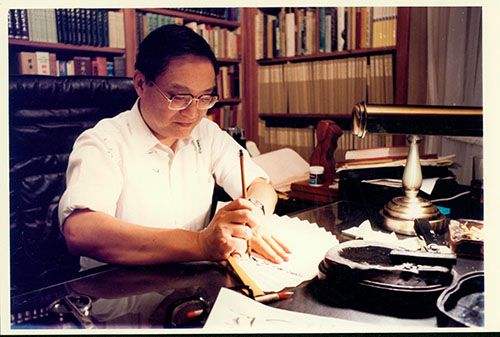 报侠查良镛快笔作者火眼编辑或精明老板