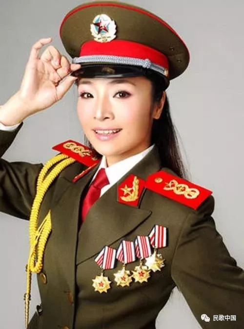 李丹阳|有我在你身旁|军装_新浪新闻