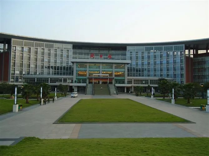 西南政法大学这下要在全国出名了!