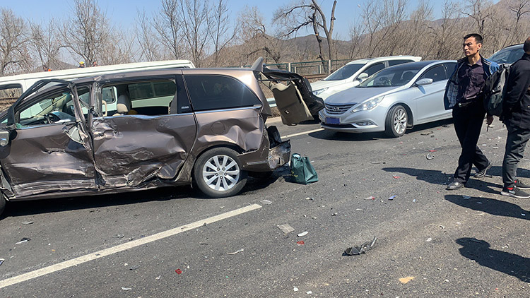 京藏高速车祸今天图片