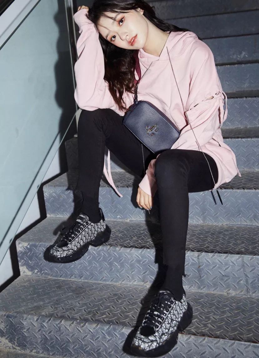 明星上脚丨李现神颜照片鞋子更神djsoda这鞋子真香