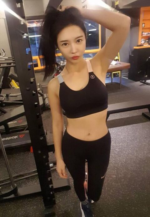 韩国美女李彩荷韩国美女李彩荷