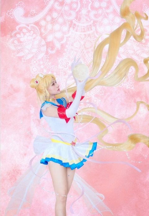 美国妹cos《美少女战士》水冰月 颜值高画面唯美
