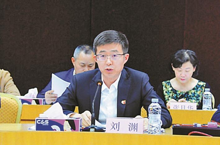 正文          ▲南湾街道党工委书记刘渊讲话.