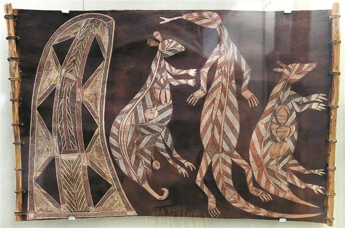 到深博看澳大利亚树皮画