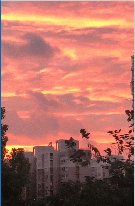 火烧云将天空渲染的异常浪漫18:00左右,南京春江新城被一片粉红刷屏你