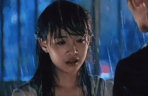 同样都是淋雨哭戏郑爽是梨花带雨沈月却是韭菜村妹