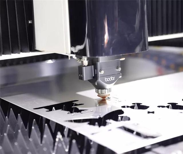 混合材料生产工艺,设备辅料,附件,镶接及紧固技术,钣金