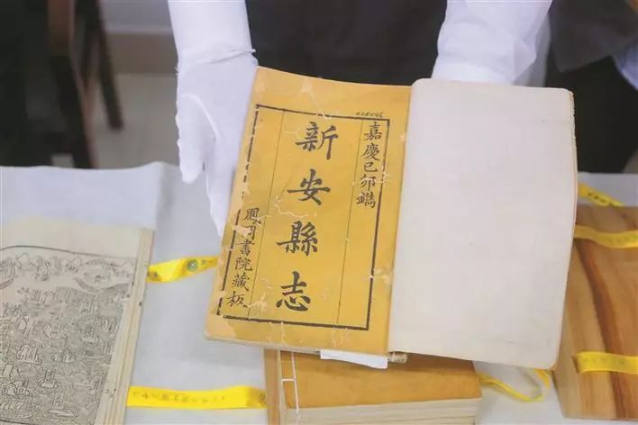 聚焦丨离别330年,康熙版《新安县志》回深!在宝安图书馆展出