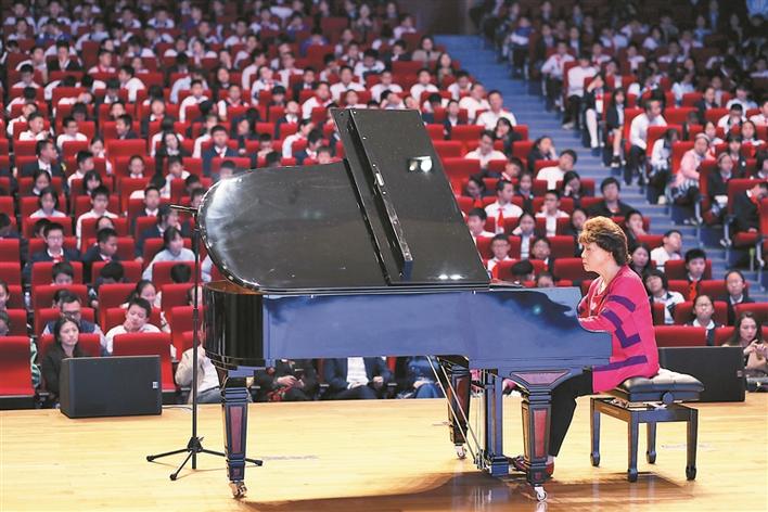 鲍蕙荞钢琴学校图片