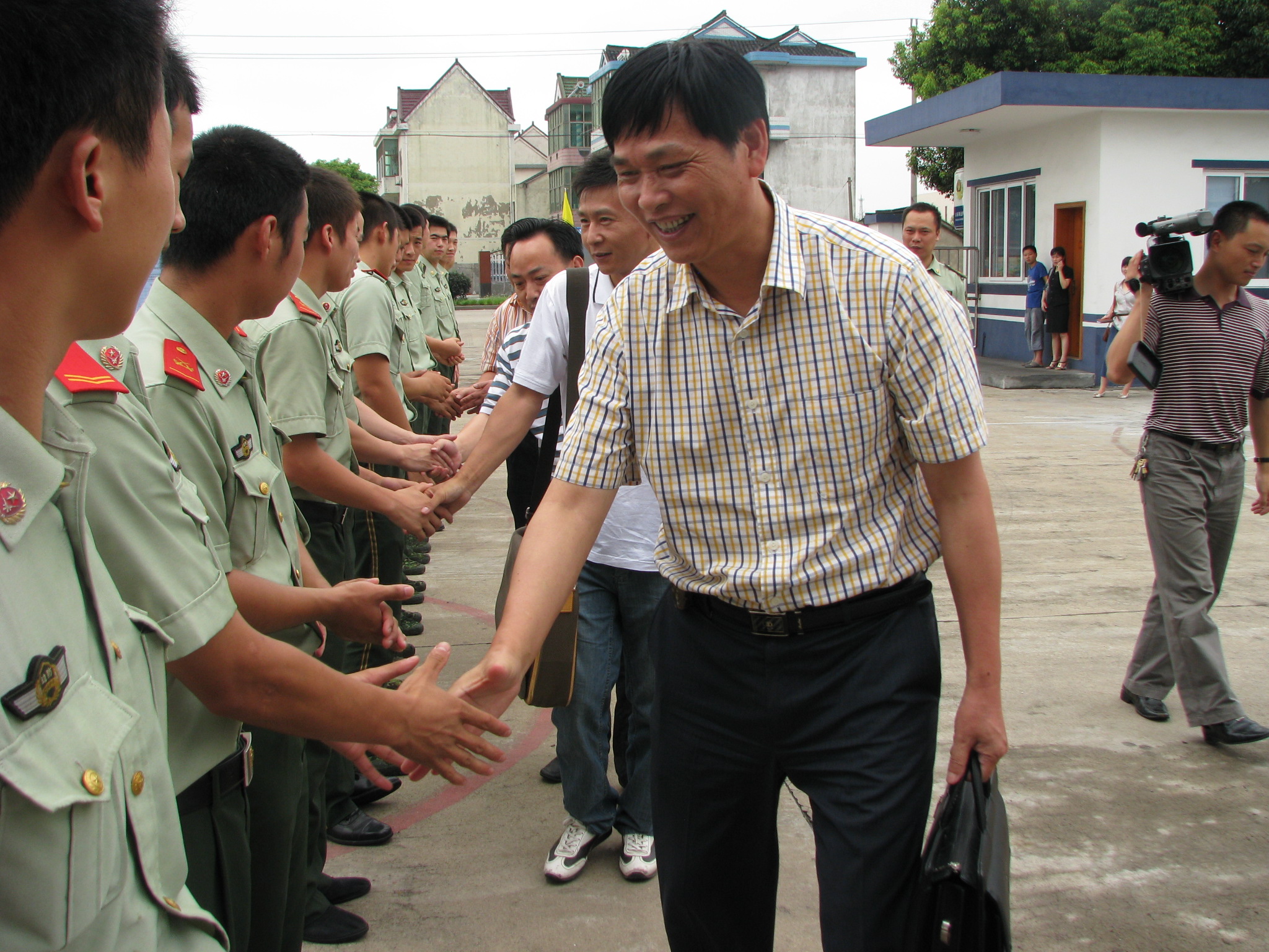老兵新传 | 退役军人李士林情系部队服务社会