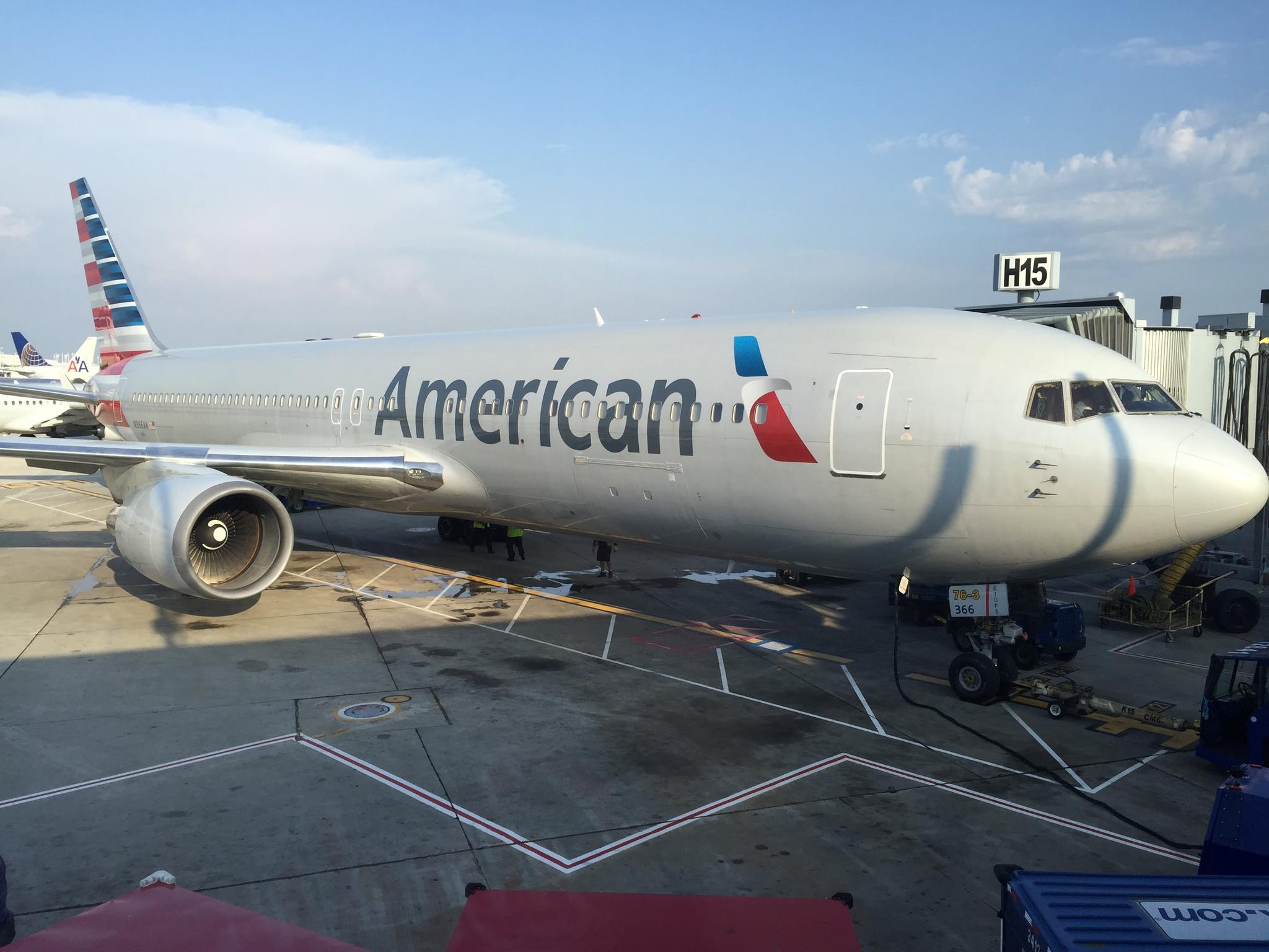 同一天 美国两家航企取消两条直飞中国航线