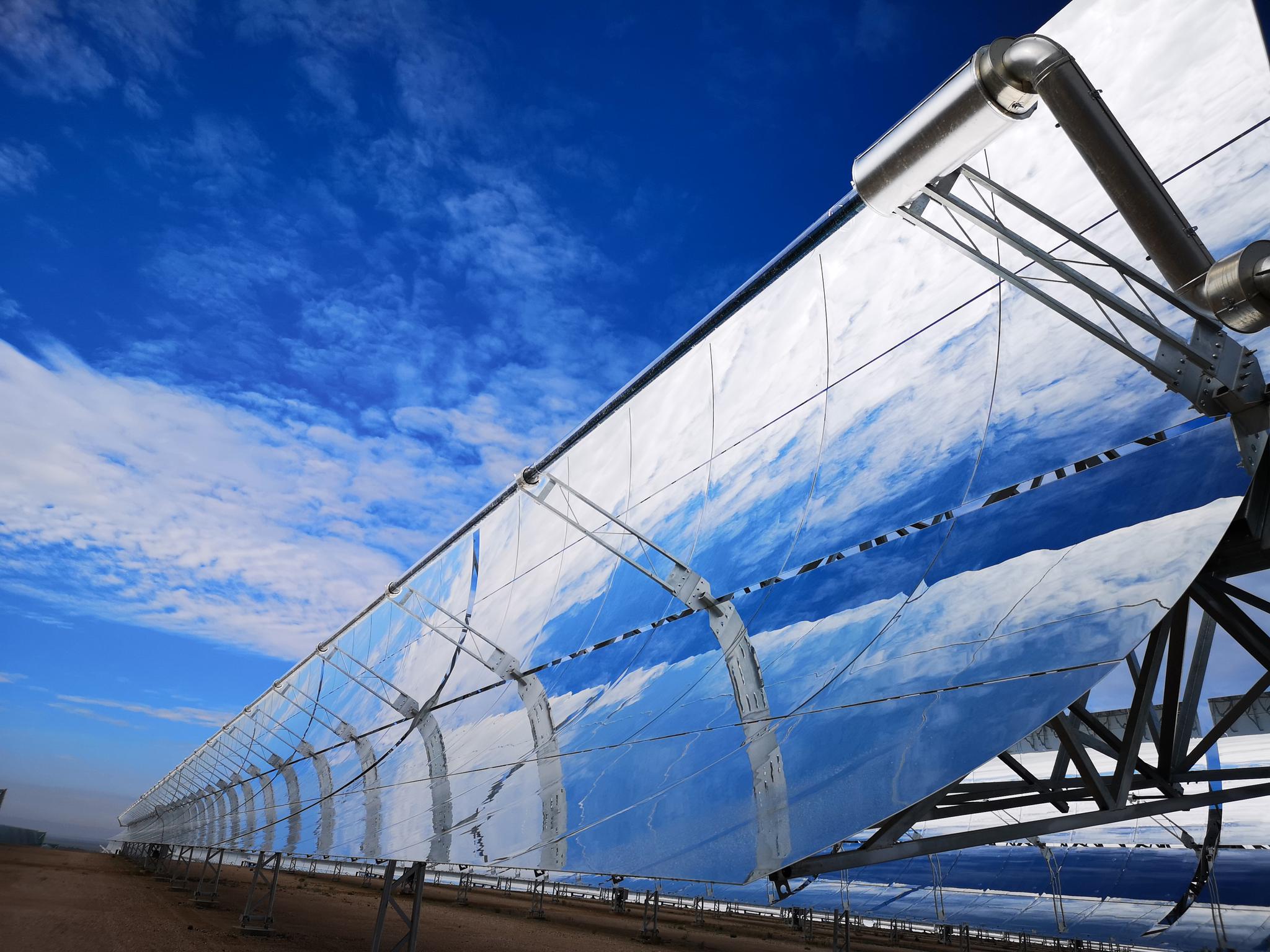 我国首个大型商业化光热示范电站正式投运