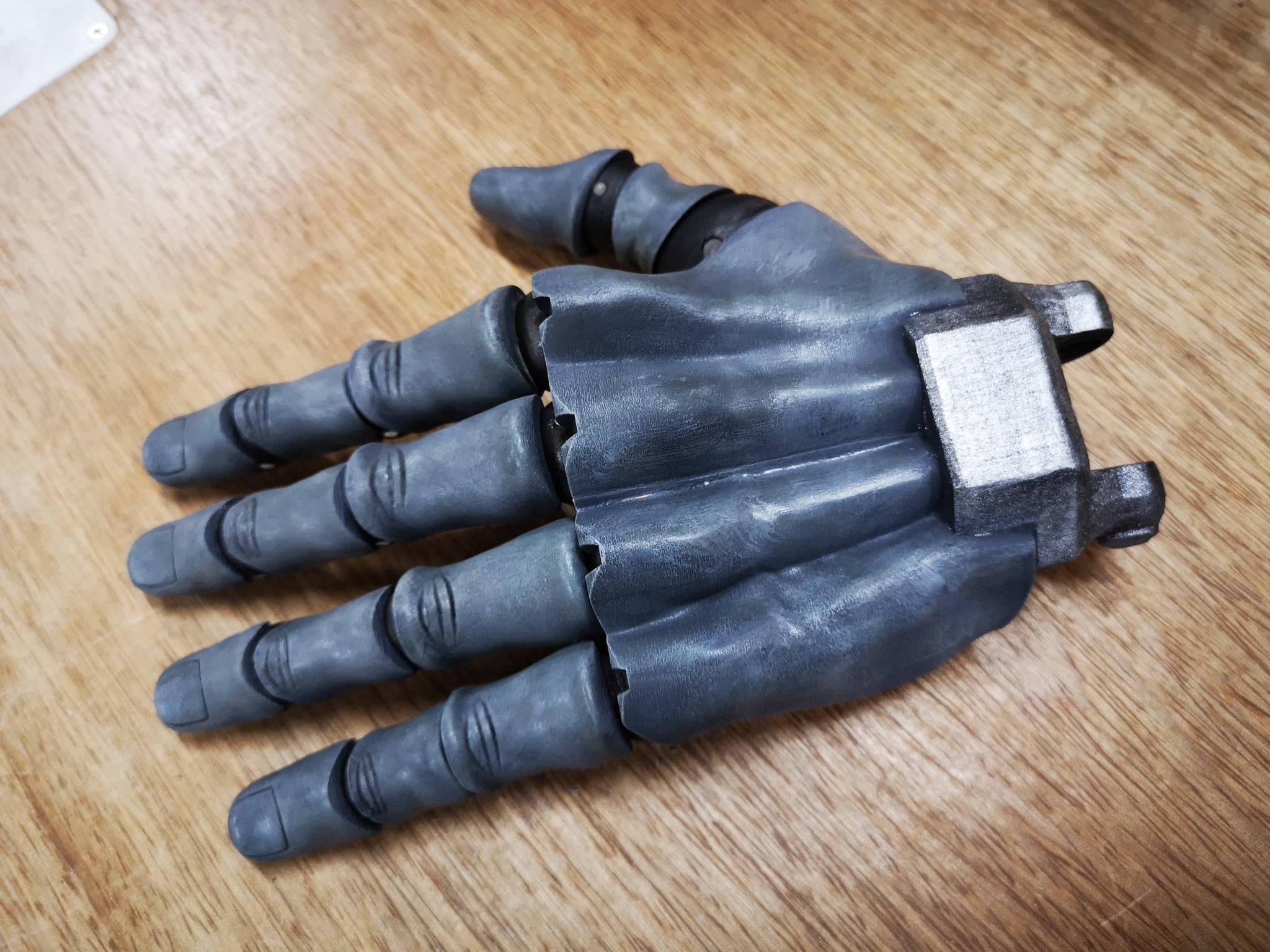 细节惊人到发指这款只狼义肢每个手指都能灵活运动