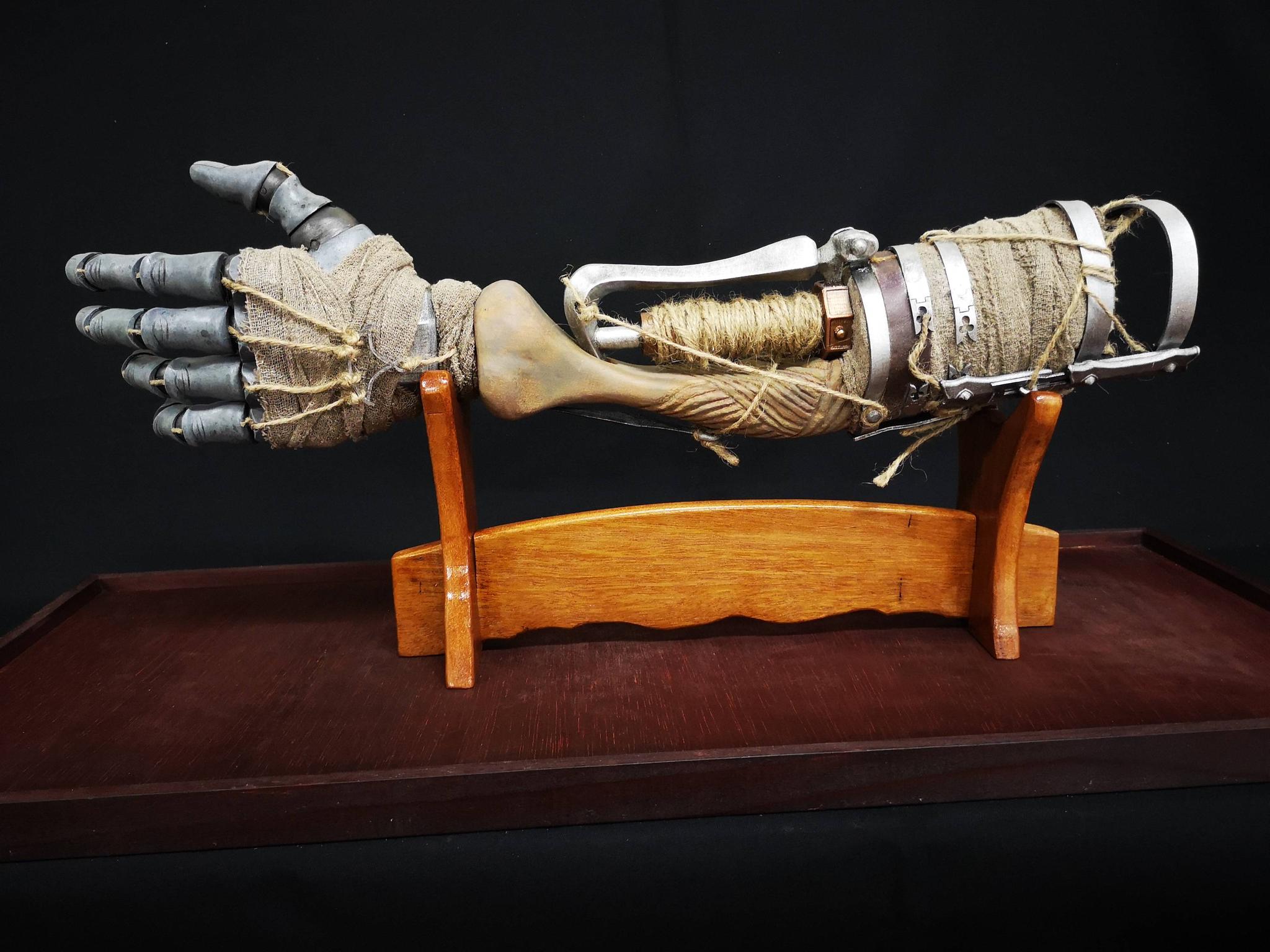 细节惊人到发指这款只狼义肢每个手指都能灵活运动